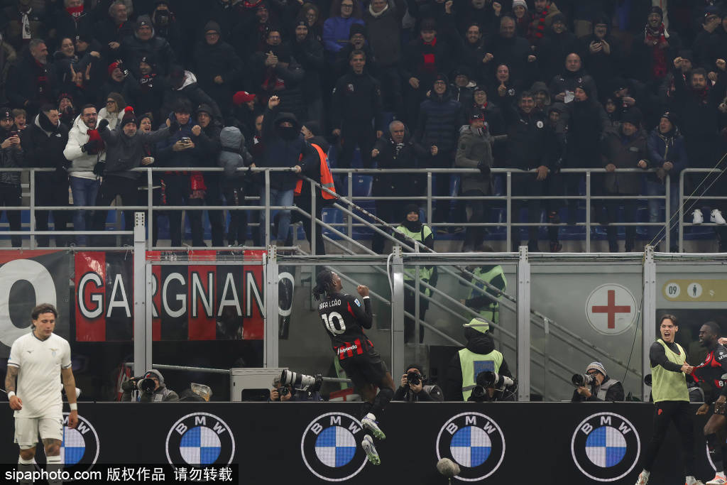 米兰备战意甲:莱奥与福法纳单独训练,希门尼斯康复进展缓慢